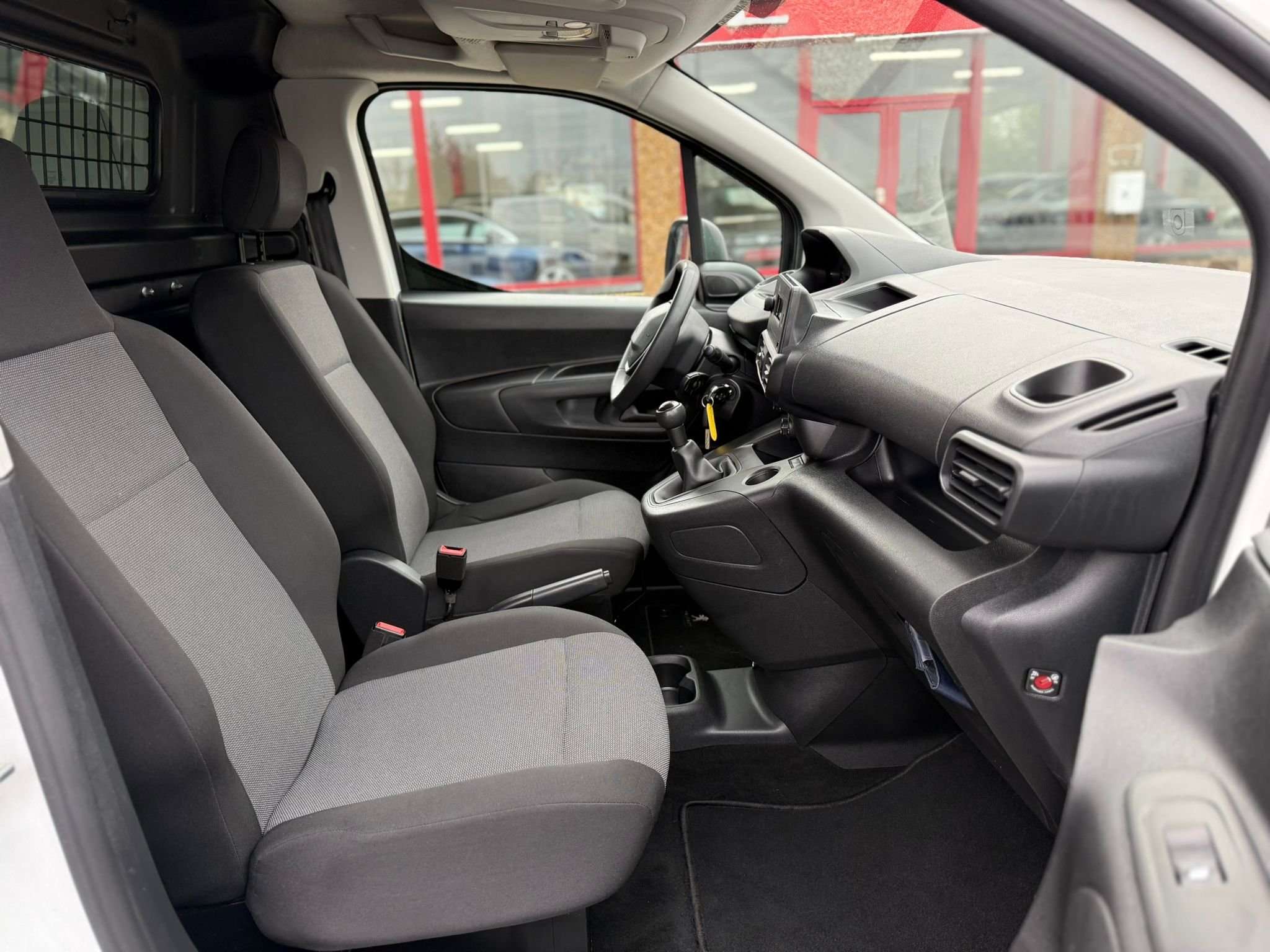 Peugeot Partner 1.6 HDI  LONG CHASIS TVA DEDUCTIBLE