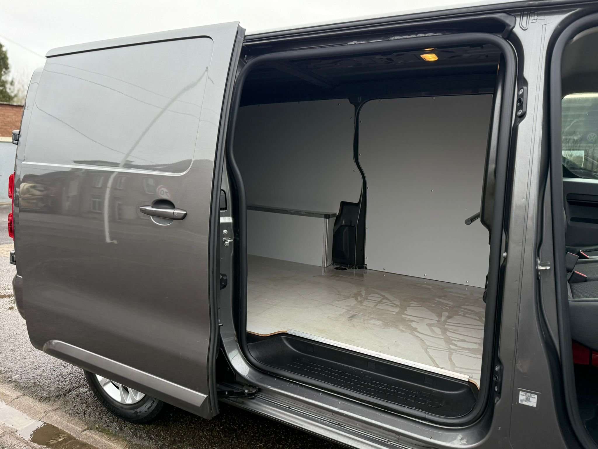 Peugeot Expert 2.O HDI 177CV BOITE AUTO GPS LONG CHASIS