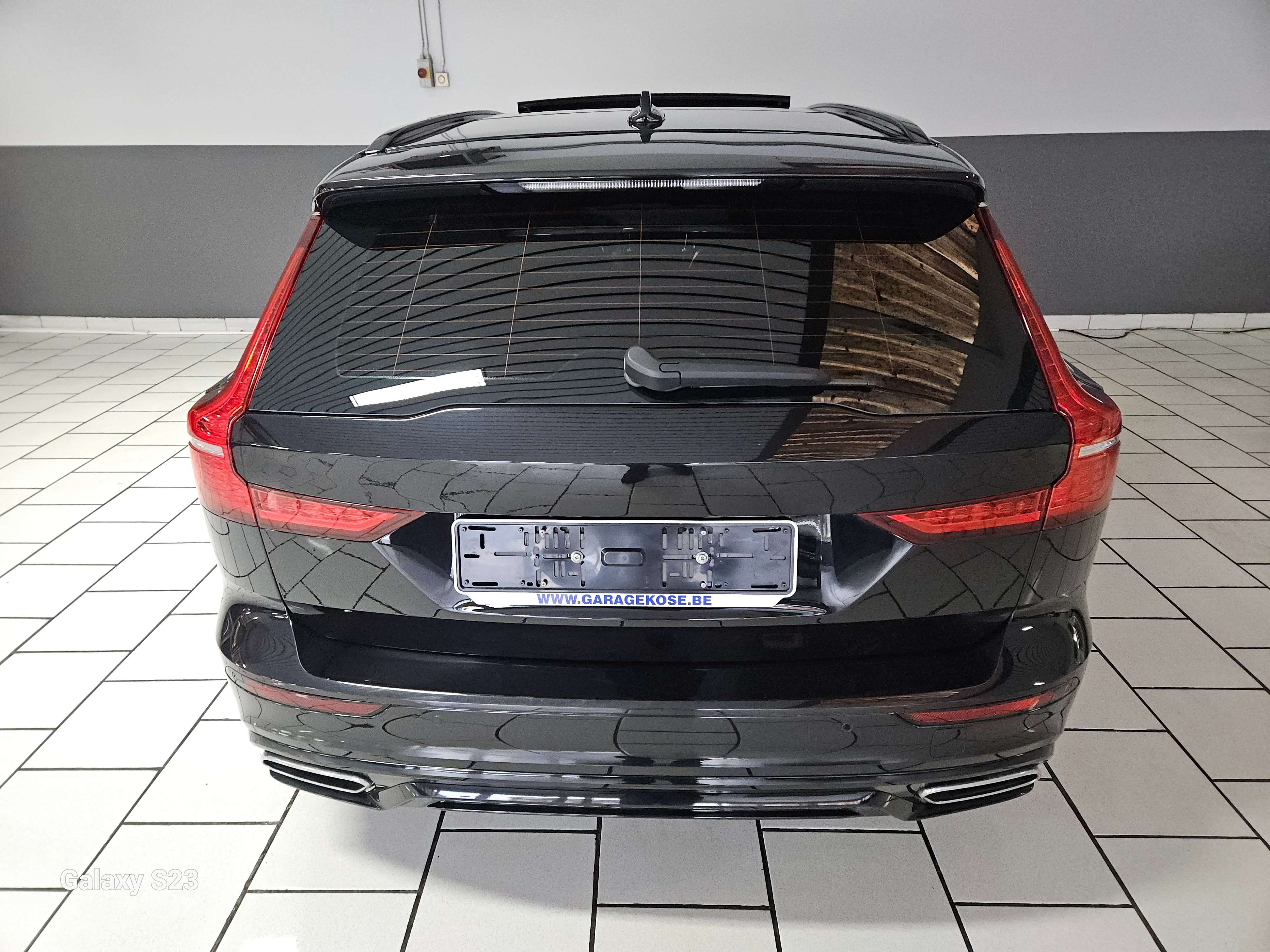 Volvo V60 R-Design AUTOMATIQUE CARPLAY-GARANTIE TOIT OUVRANT