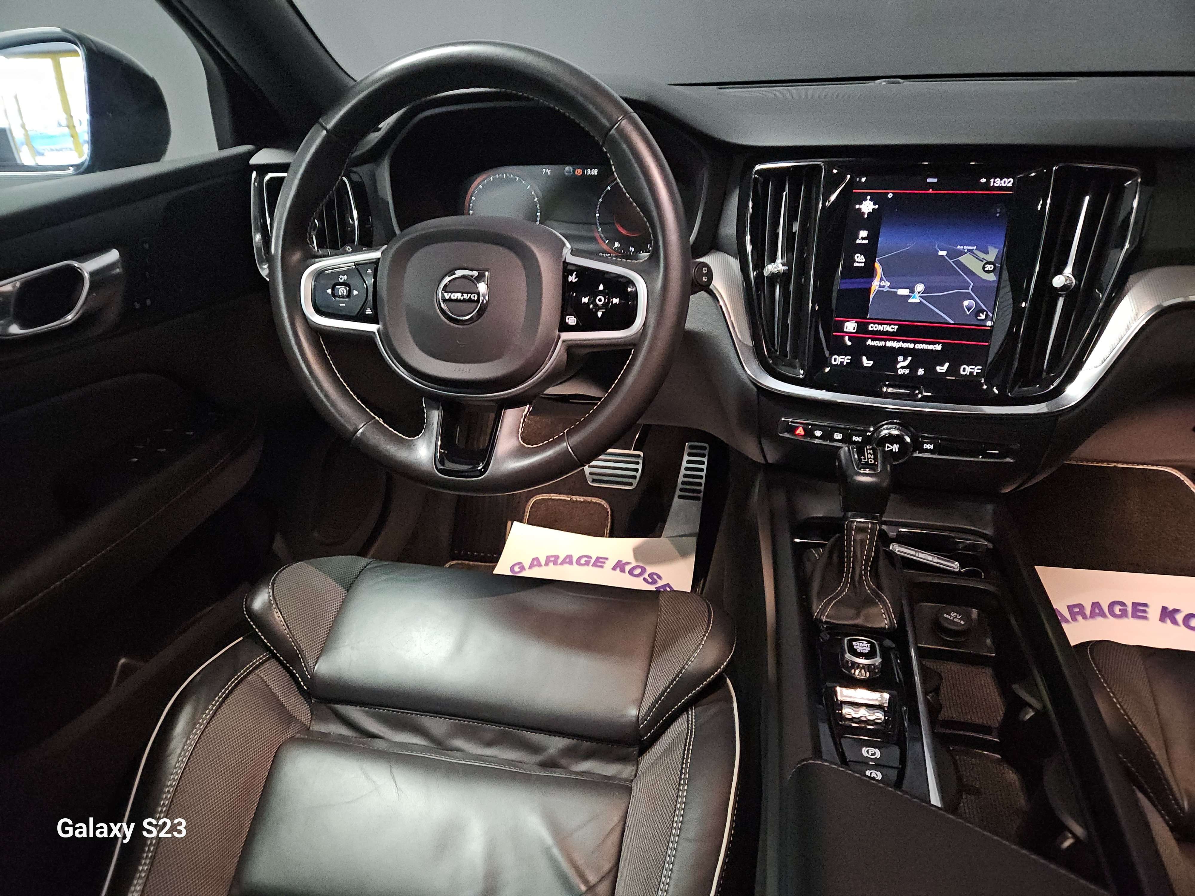 Volvo V60 R-Design AUTOMATIQUE CARPLAY-GARANTIE TOIT OUVRANT