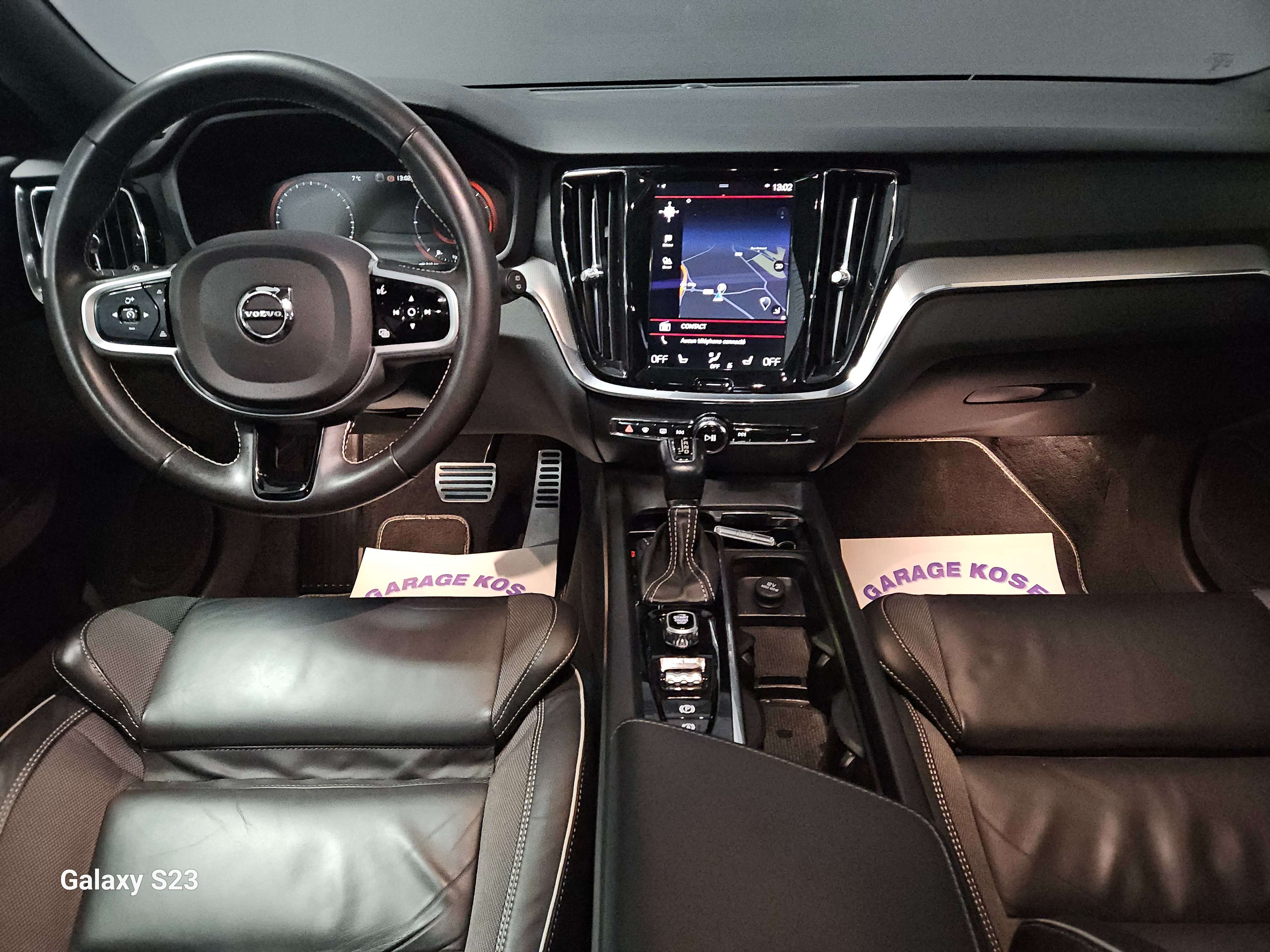 Volvo V60 R-Design AUTOMATIQUE CARPLAY-GARANTIE TOIT OUVRANT