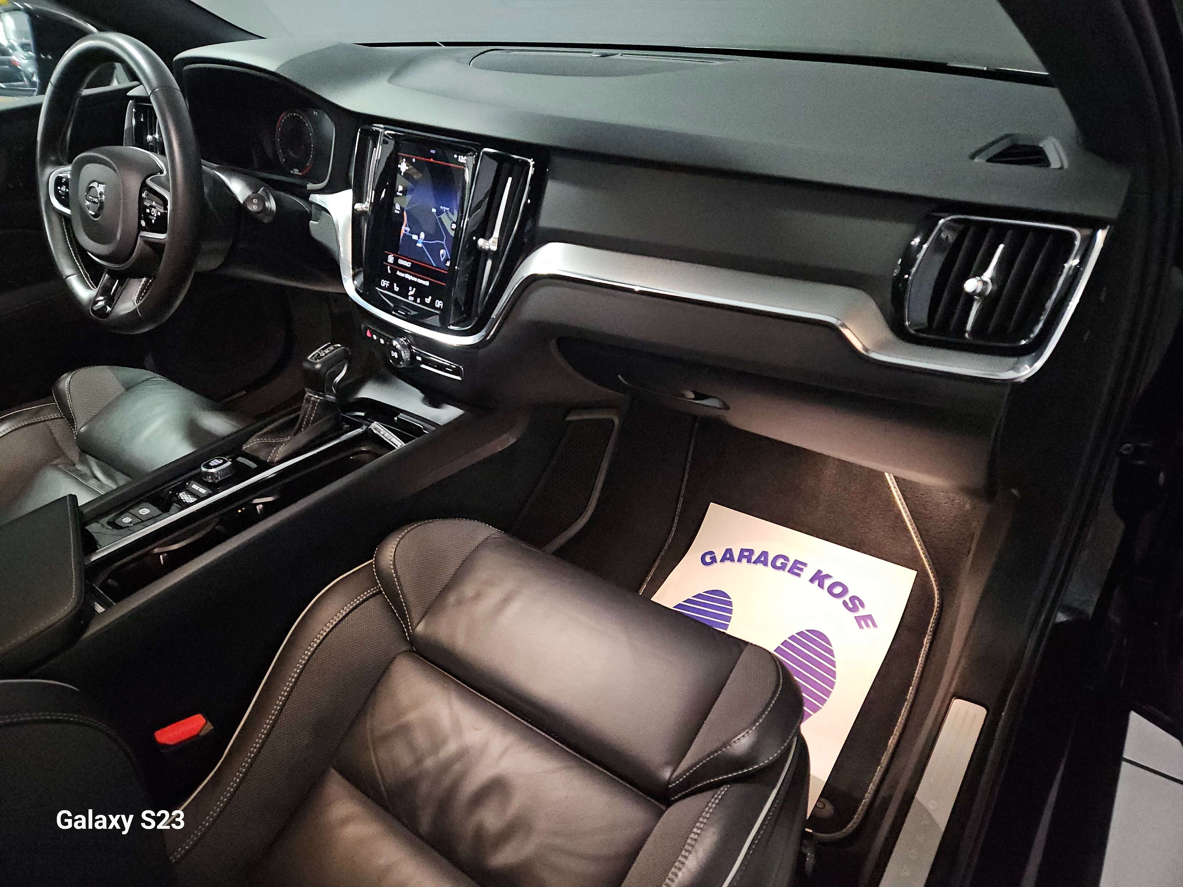 Volvo V60 R-Design AUTOMATIQUE CARPLAY-GARANTIE TOIT OUVRANT