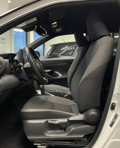 Toyota YARIS CROSS 116H COLLECTION MY21