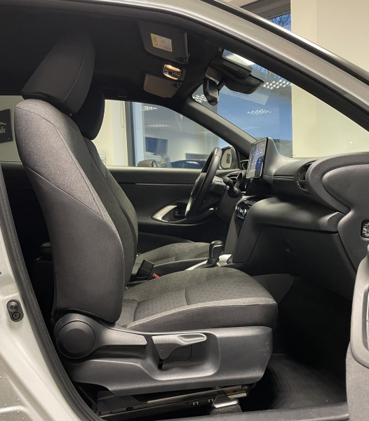 Toyota YARIS CROSS 116H COLLECTION MY21