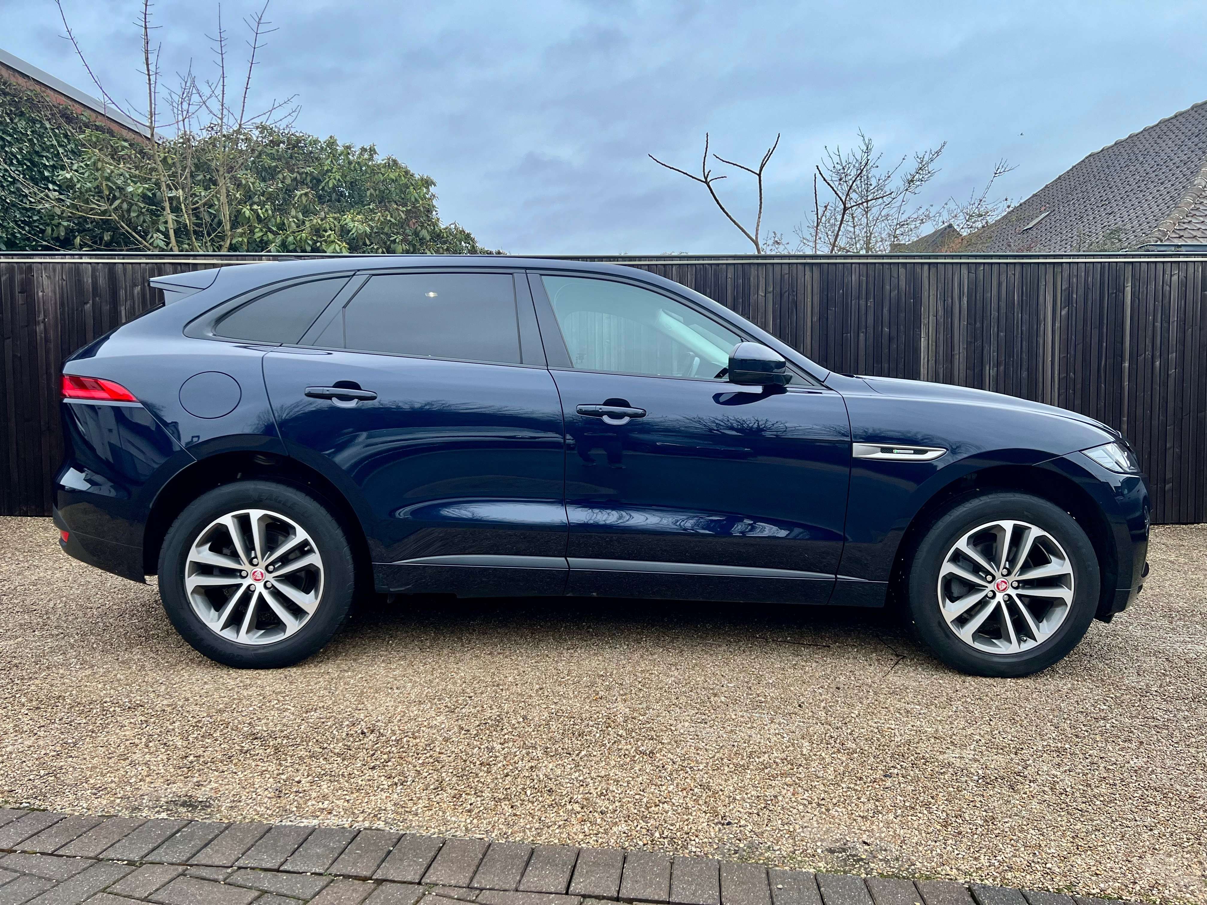 Jaguar F-Pace F-Pace 25t AWD R-Sport