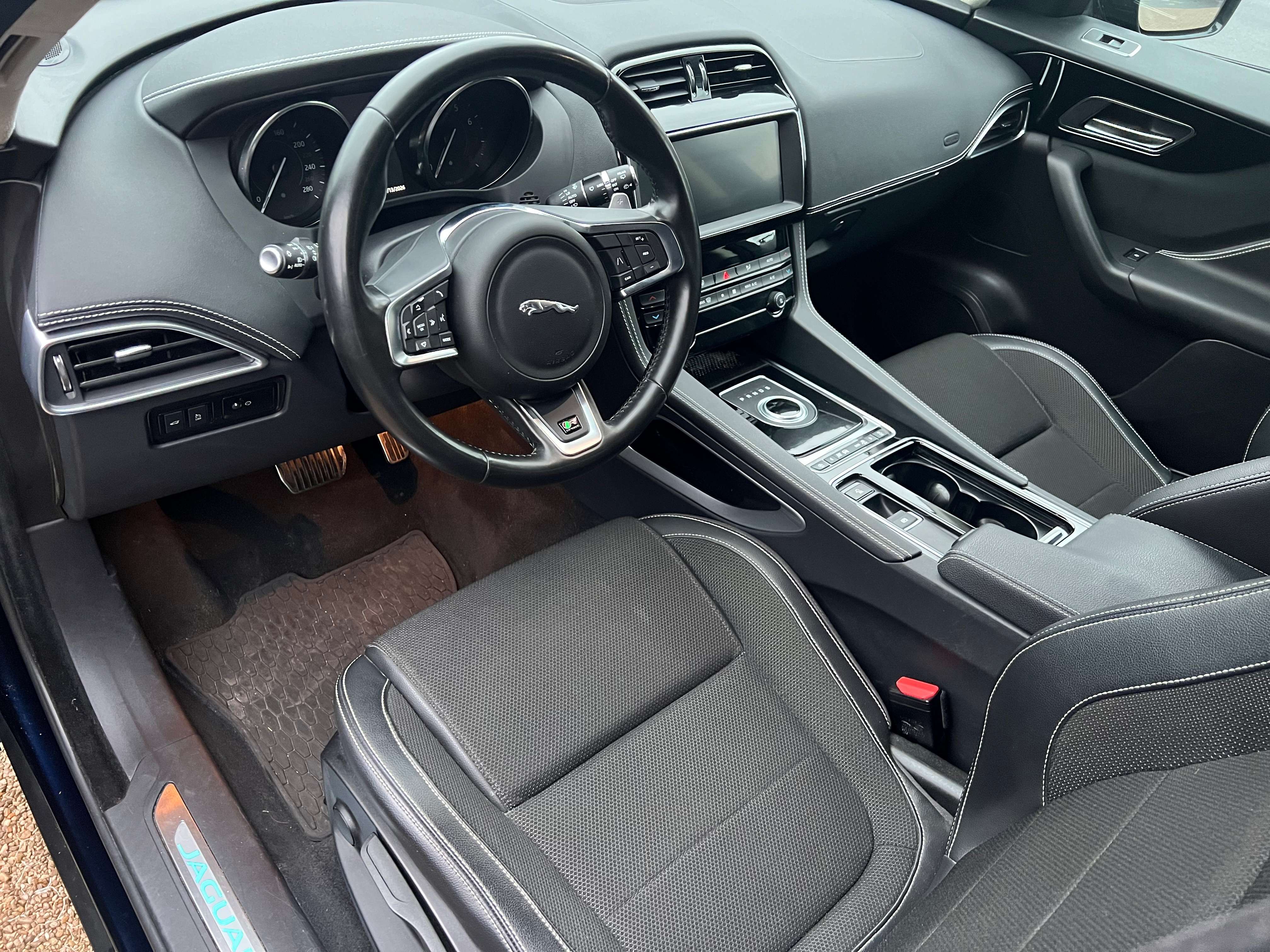 Jaguar F-Pace F-Pace 25t AWD R-Sport