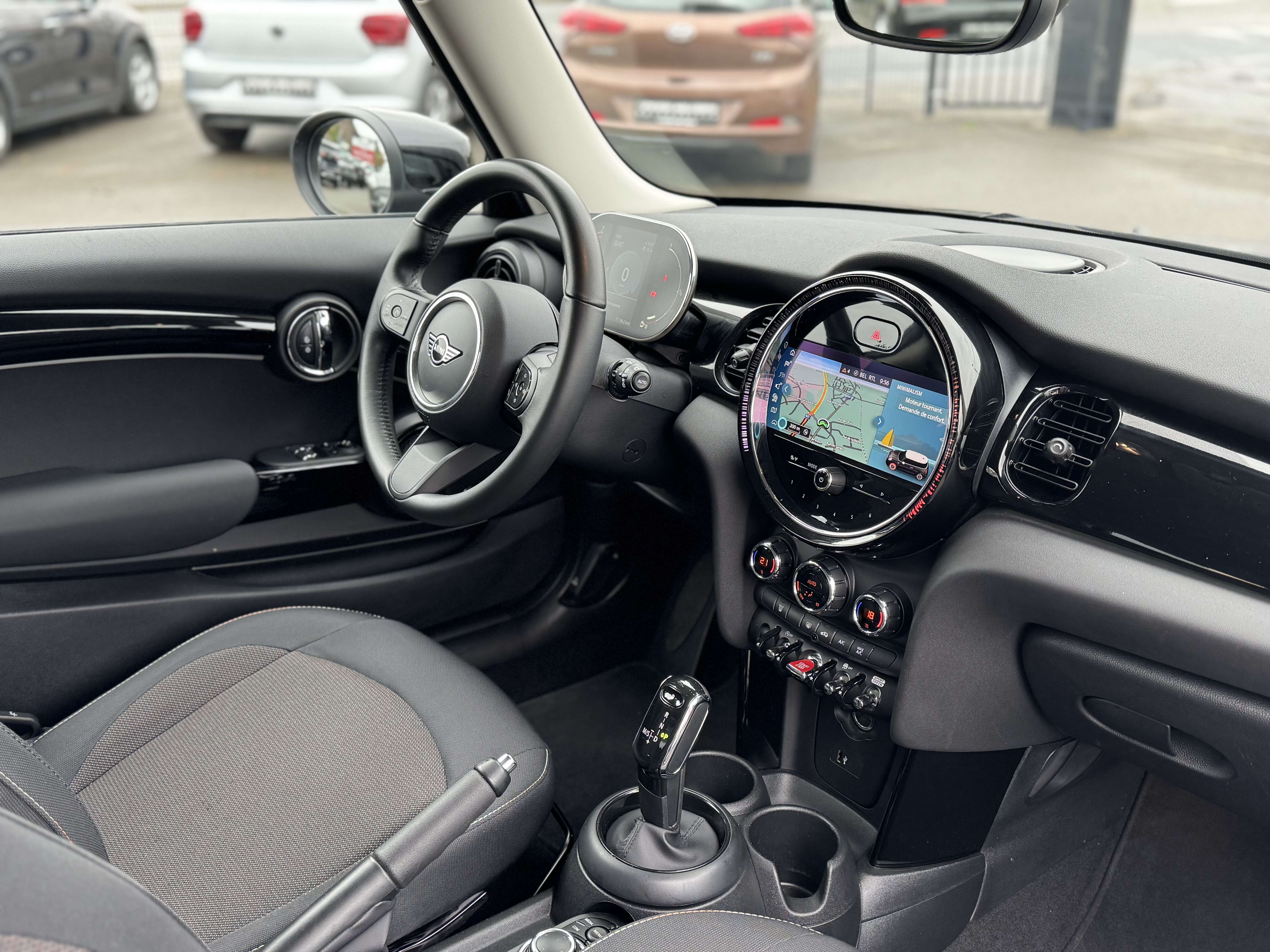 MINI Cooper 1.5 AUTO. 6D / NAV / AIRCO / LED / CARPLAY / PDC /