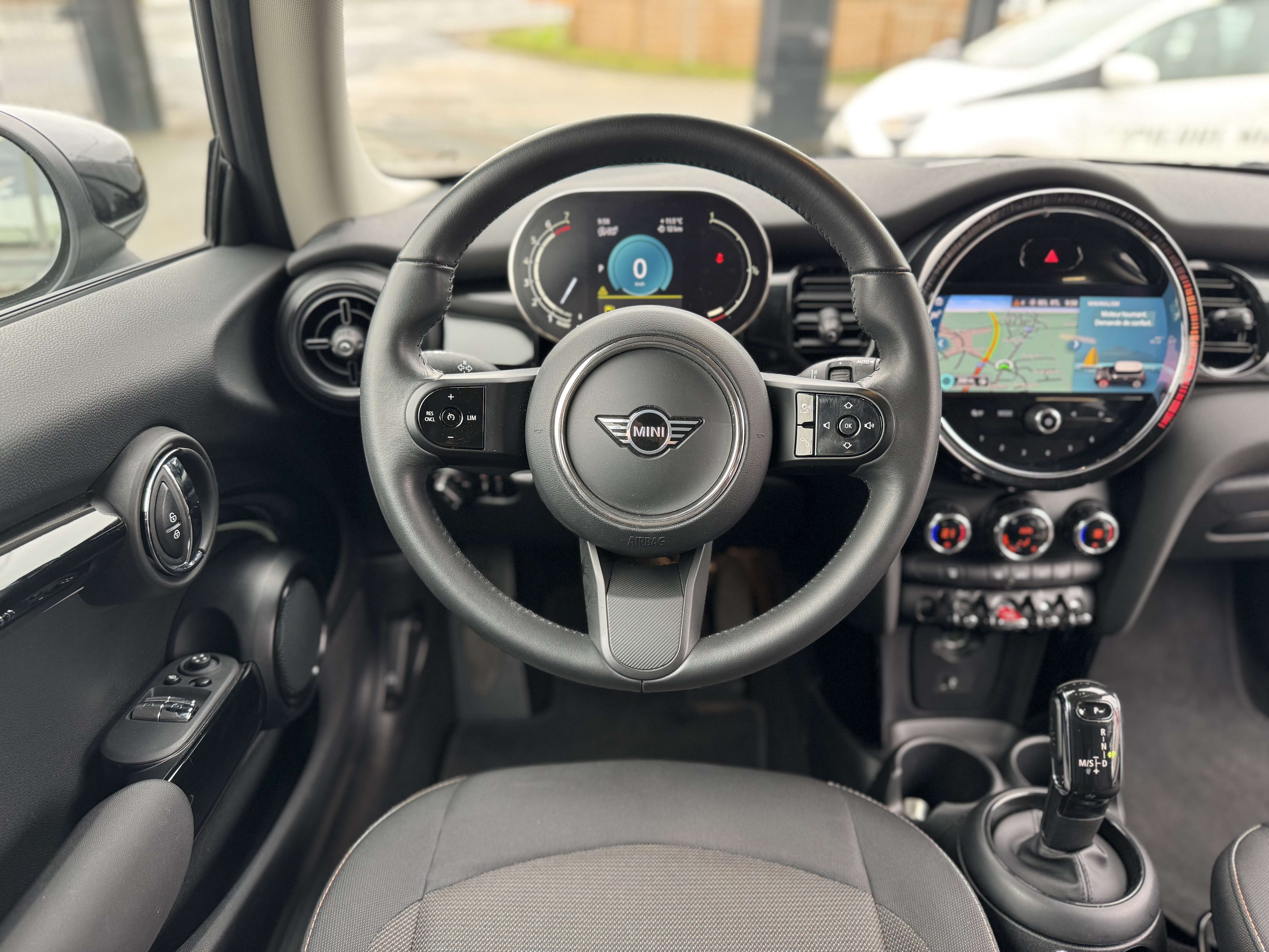 MINI Cooper 1.5 AUTO. 6D / NAV / AIRCO / LED / CARPLAY / PDC /