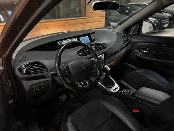 Renault Grand Scenic III (3) 1.5 DCI 110 BOSE EDITION EDC 7PL
