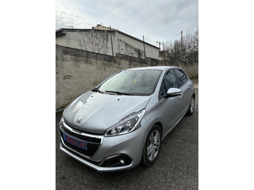 Peugeot 208 1.2i PureTech 12V - 82 BERLINE Style PHASE 2