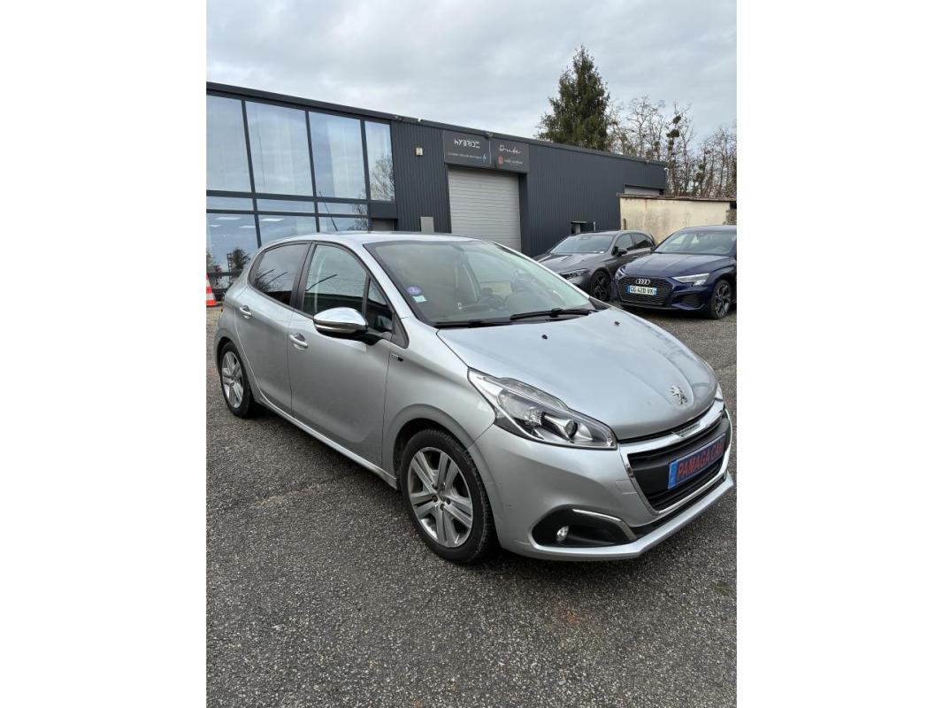 Peugeot 208 1.2i PureTech 12V - 82 BERLINE Style PHASE 2