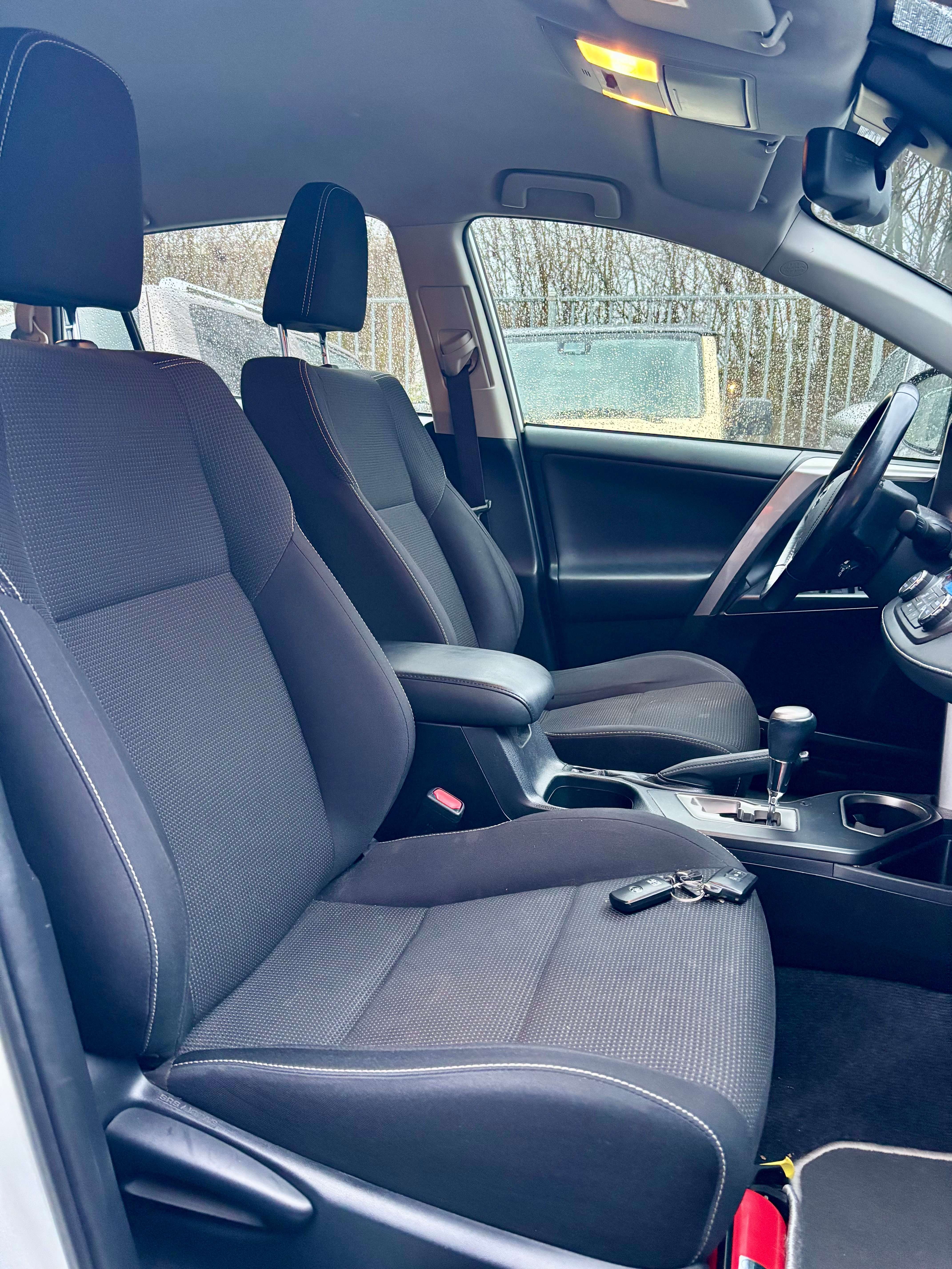 Toyota RAV 4 Hybrid 2.5i 155 cv bva * belge car-pass *