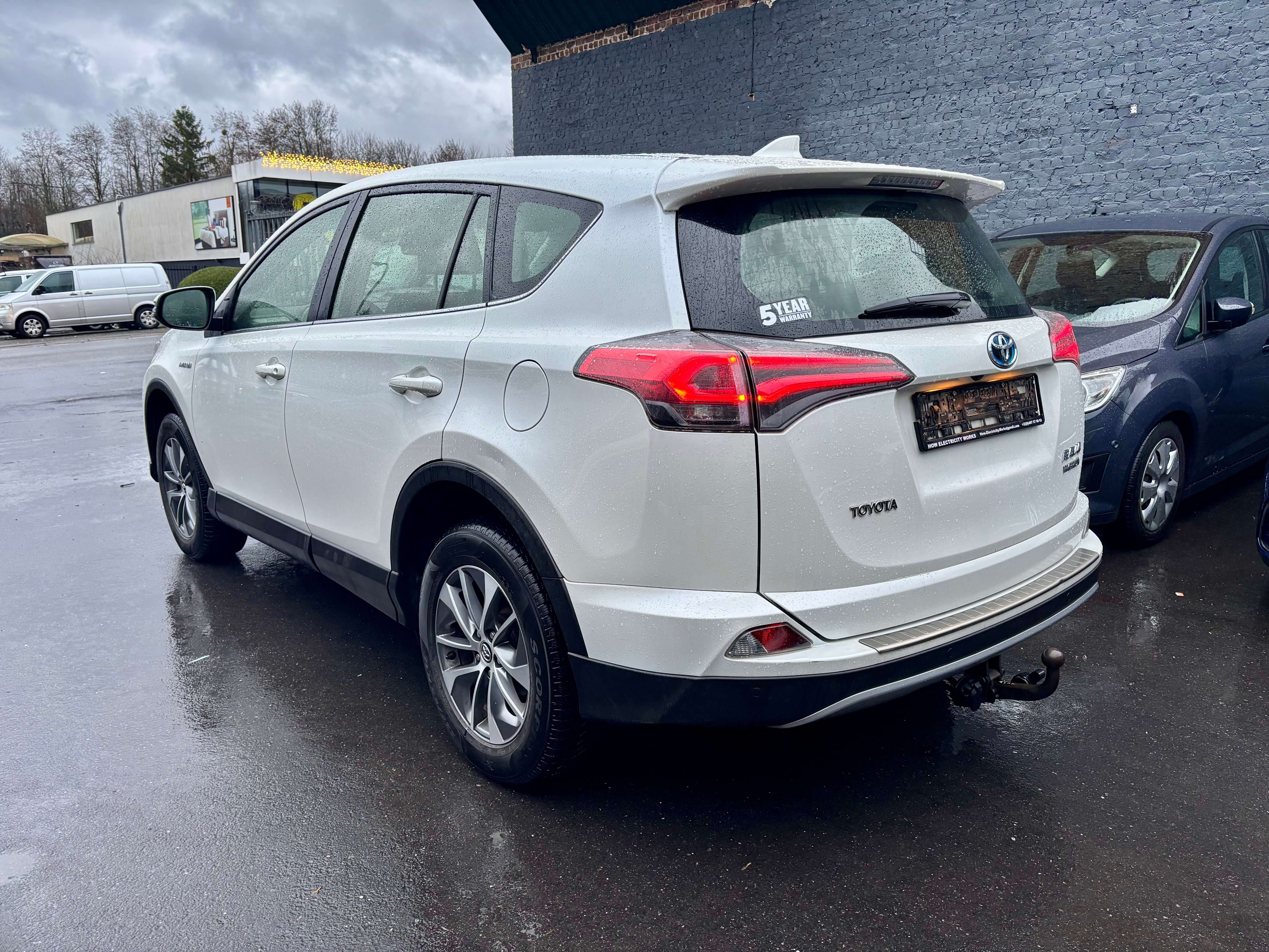 Toyota RAV 4 Hybrid 2.5i 155 cv bva * belge car-pass *