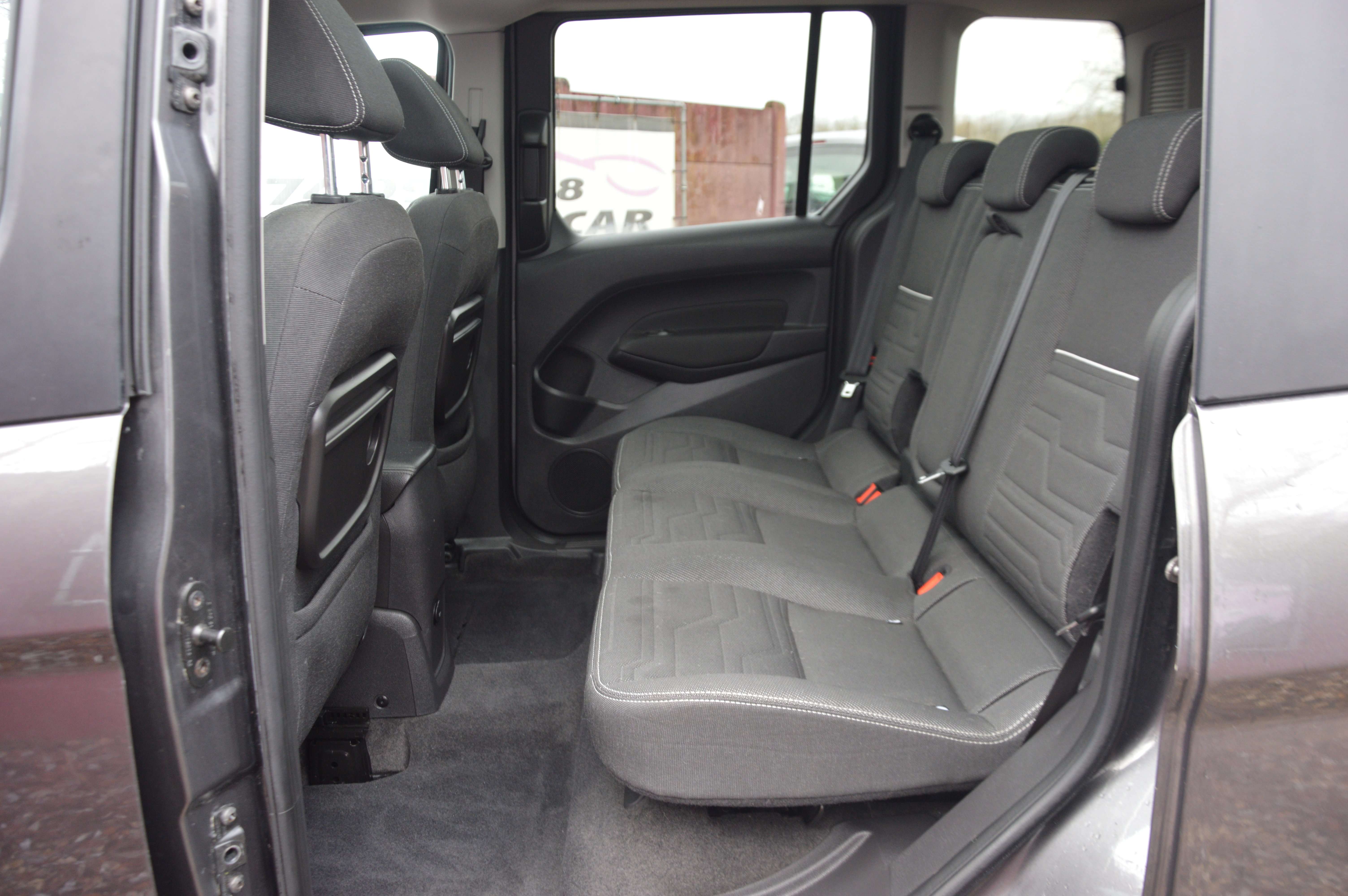 Ford Tourneo Connect 1.5TDCi Titanium BOITE AUT PANO NAV CAM 78.590KM