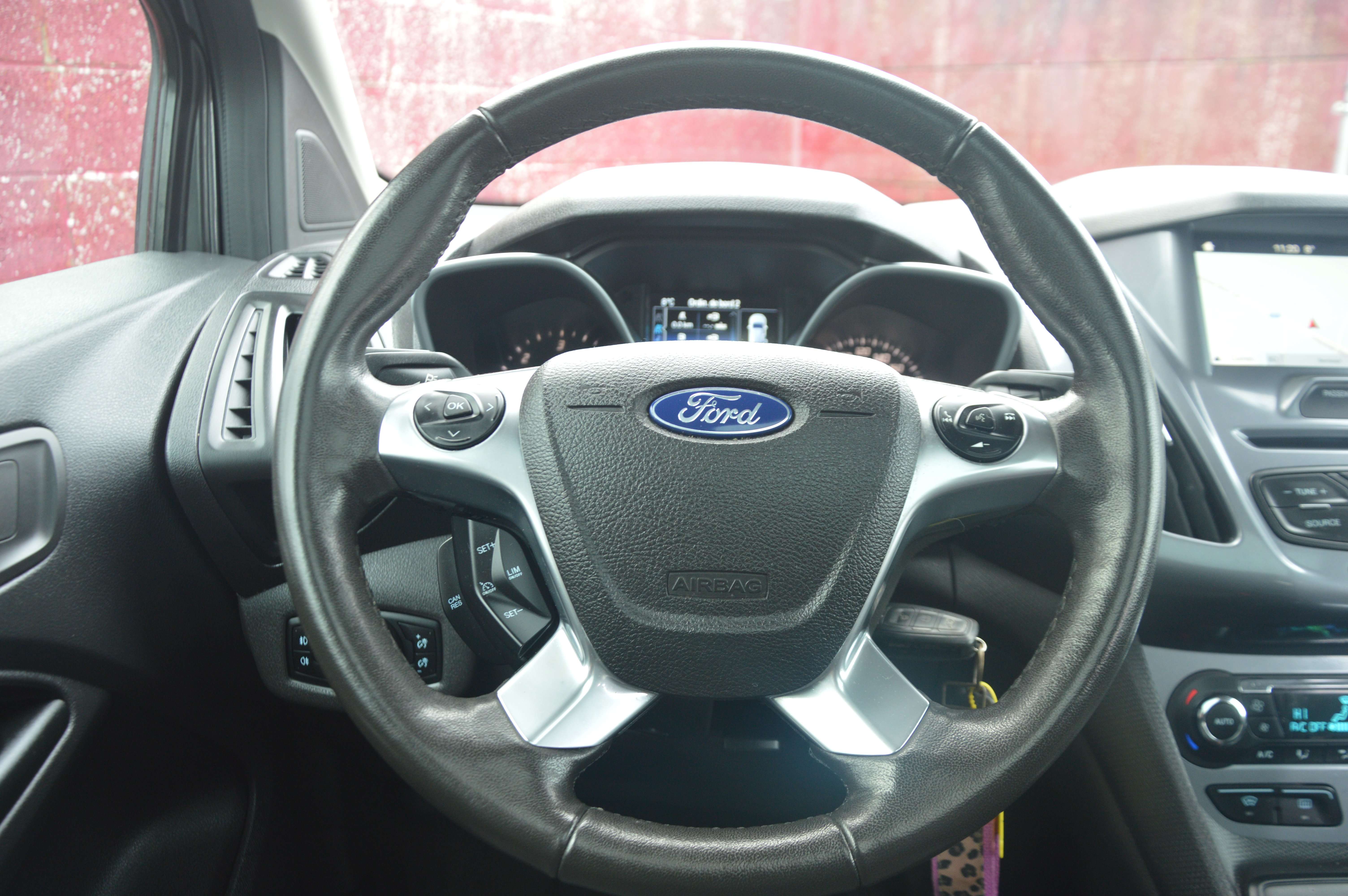 Ford Tourneo Connect 1.5TDCi Titanium BOITE AUT PANO NAV CAM 78.590KM