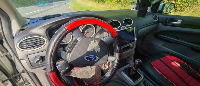 Ford Focus II 1.8 TDCI 115 TITANIUM 5P