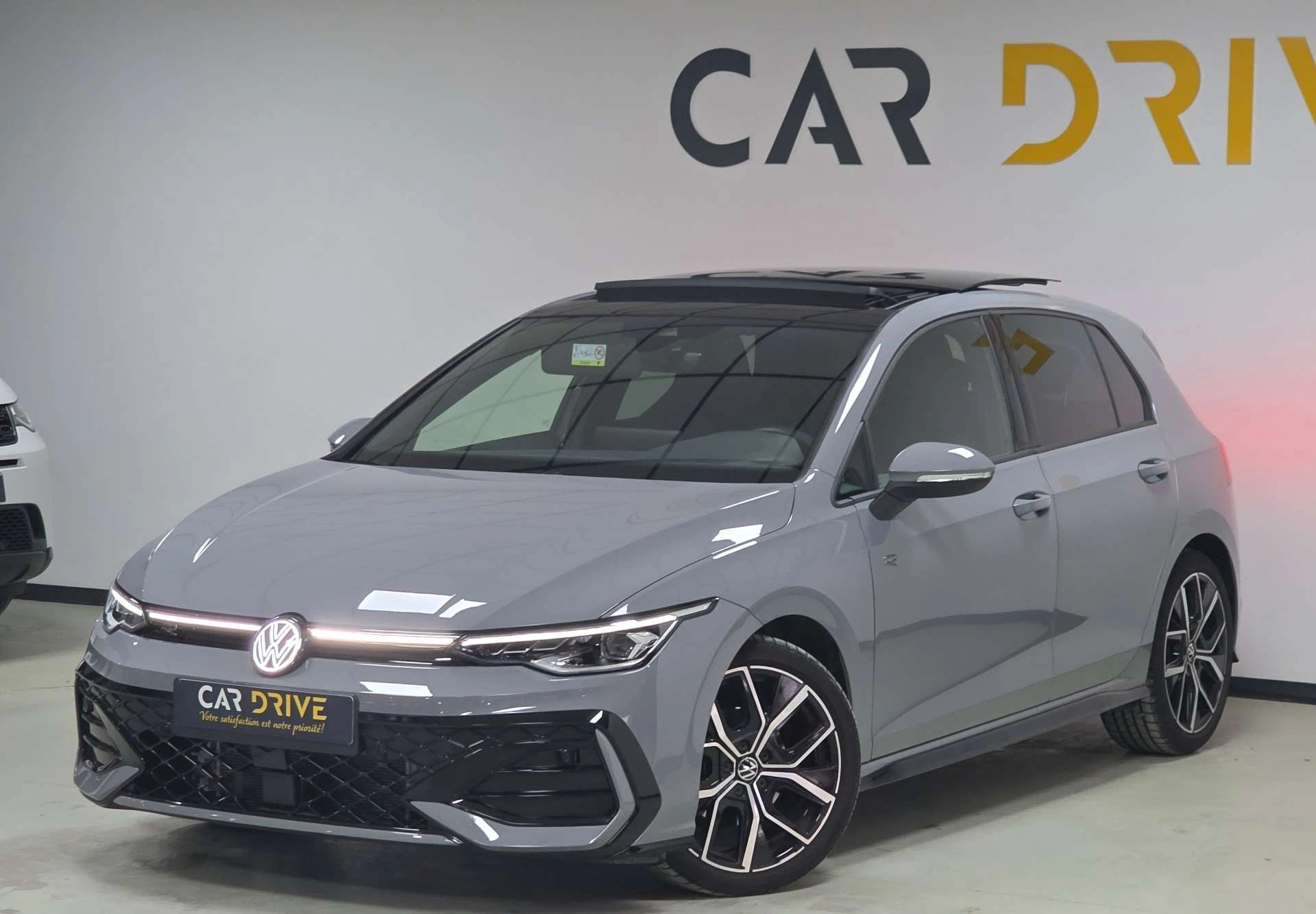 Volkswagen Golf 1.5 eTSI R-Line PANO/CAM/FULL OPTIONS/1ER PROPRIO