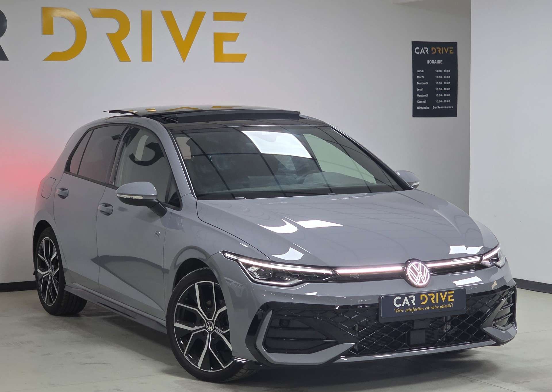 Volkswagen Golf 1.5 eTSI R-Line PANO/CAM/FULL OPTIONS/1ER PROPRIO