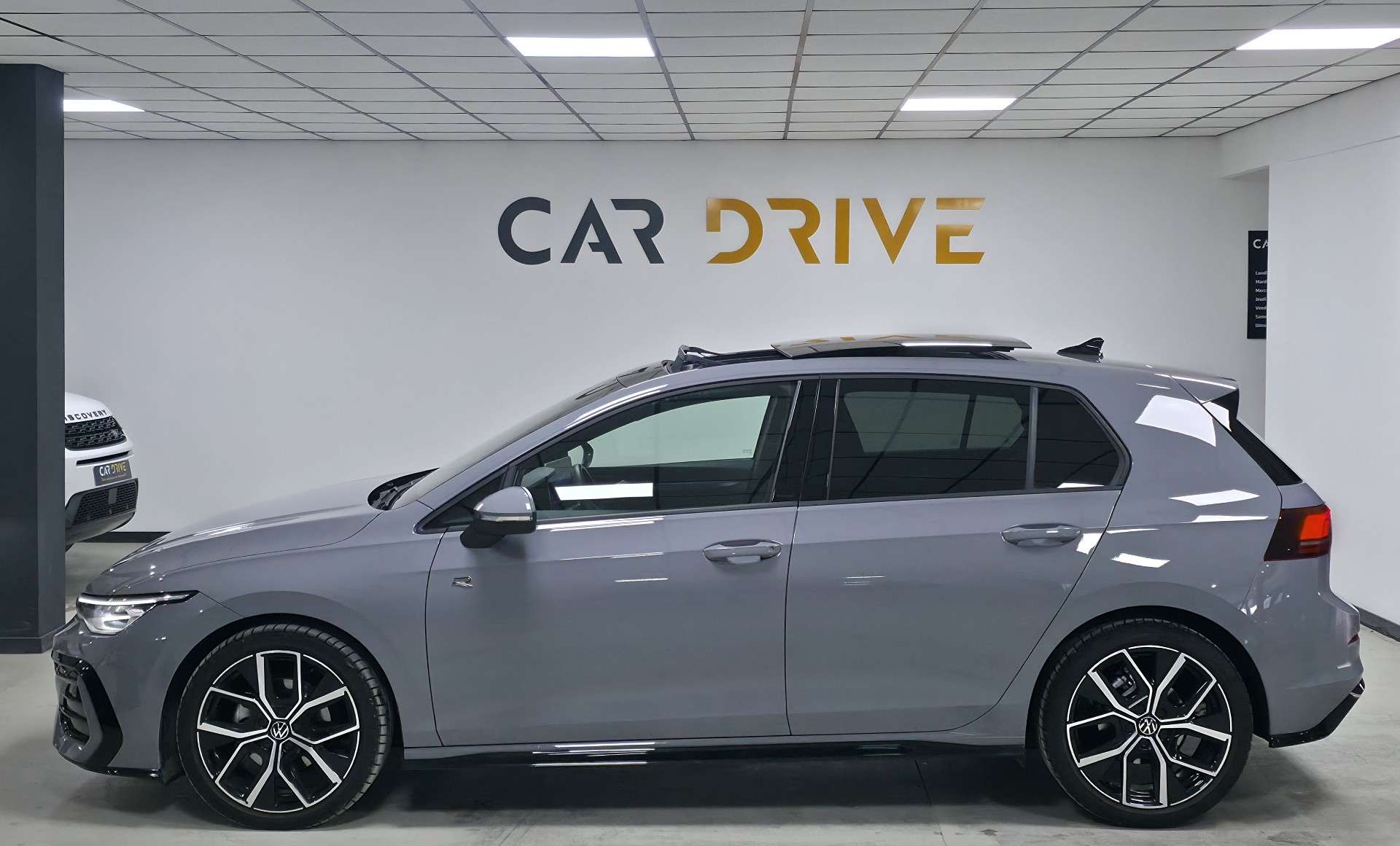 Volkswagen Golf 1.5 eTSI R-Line PANO/CAM/FULL OPTIONS/1ER PROPRIO