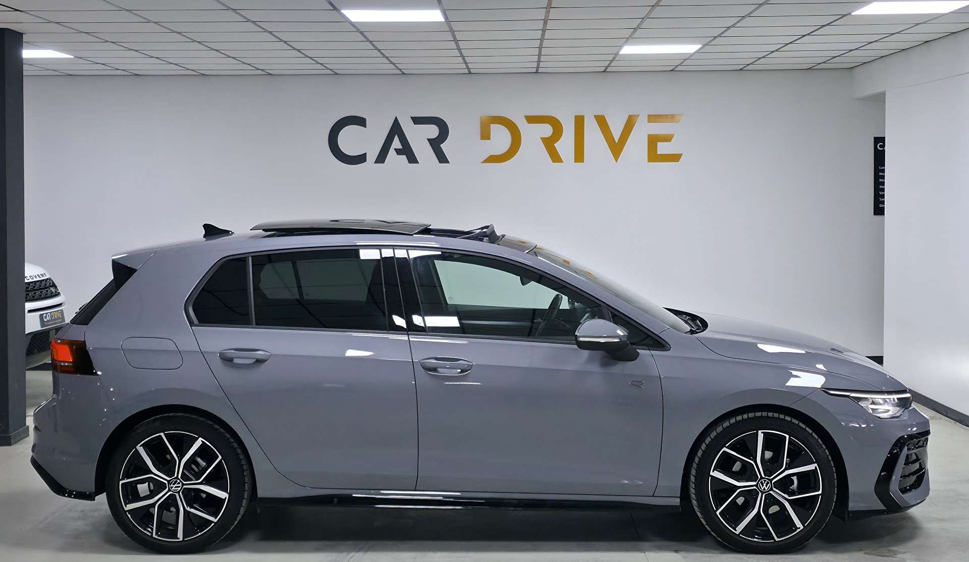 Volkswagen Golf 1.5 eTSI R-Line PANO/CAM/FULL OPTIONS/1ER PROPRIO