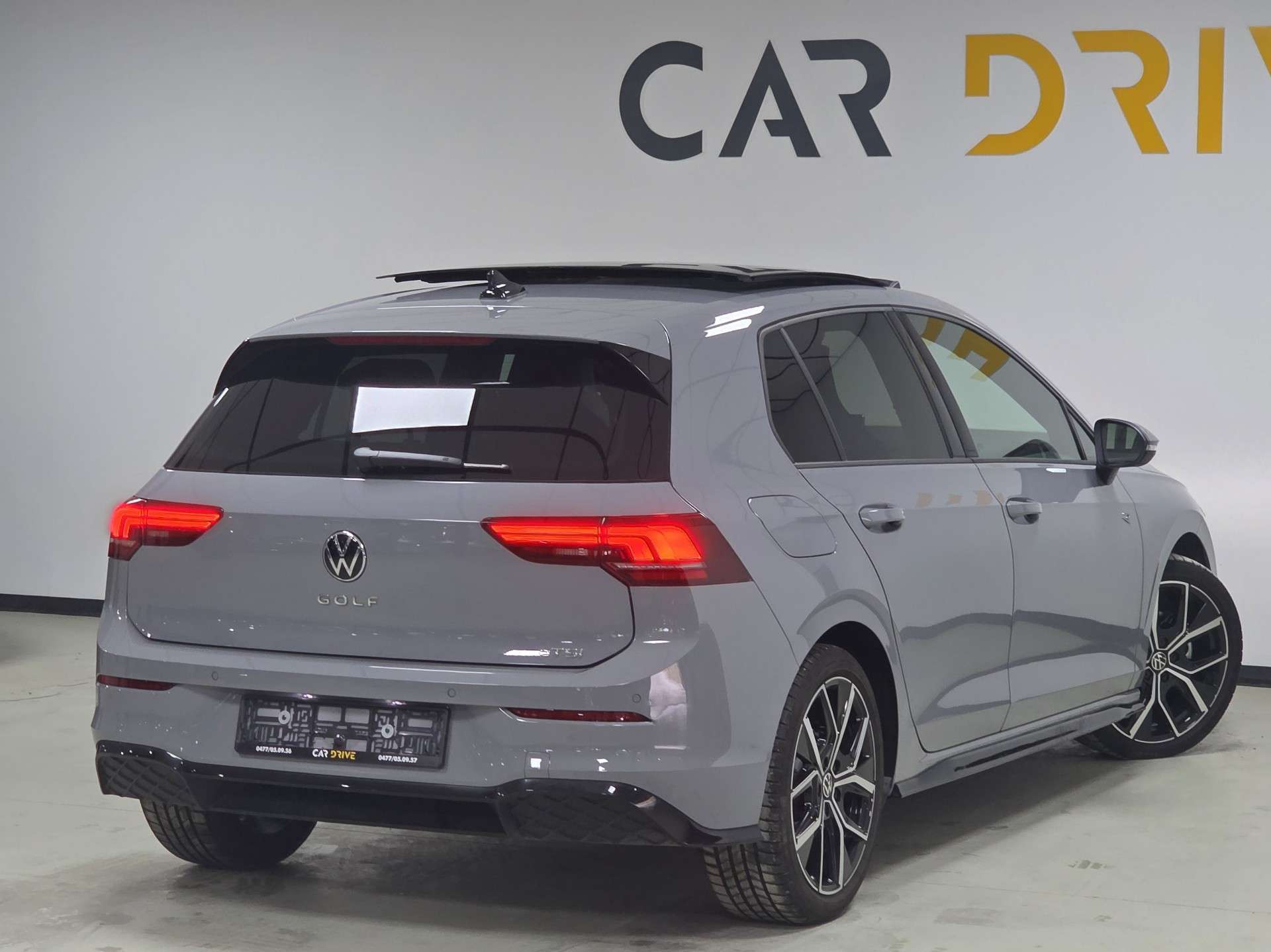 Volkswagen Golf 1.5 eTSI R-Line PANO/CAM/FULL OPTIONS/1ER PROPRIO