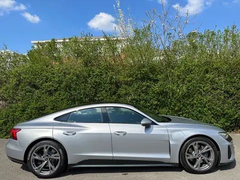 Audi E-tron 93.4 kWh Quattro NAVI PANO CAMERA 360 CUIR KEYLESS