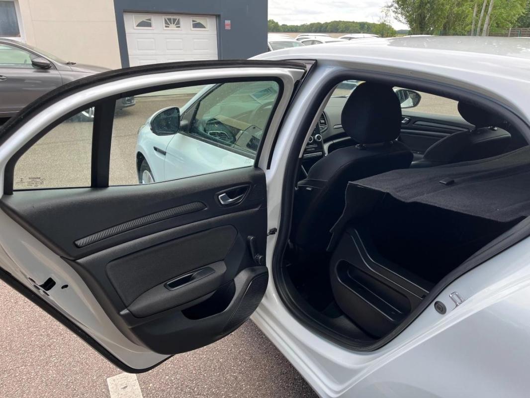 Renault Megane 4 (IV) PHASE 2 | BDCI 95 BUSINESS 1ERE MAIN FR SUIVI SOCIETE PLACES GPS R01