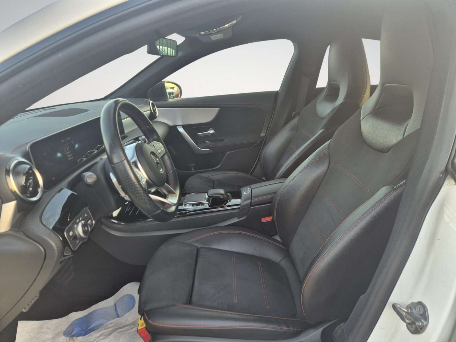 Mercedes-Benz CLA 180 //PACK AMG CARPLAY//CAMERA//GARANTIE 12 MOIS