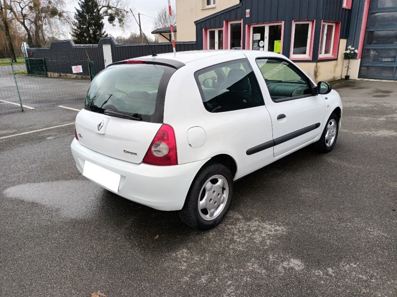 Renault CLIO II CAMPUS 1.2 16V 75CH AUTHENTIQUE ECO² 3P