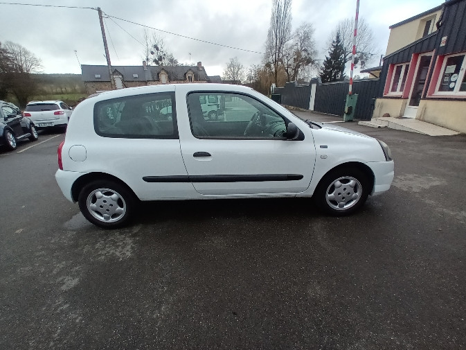 Renault CLIO II CAMPUS 1.2 16V 75CH AUTHENTIQUE ECO² 3P