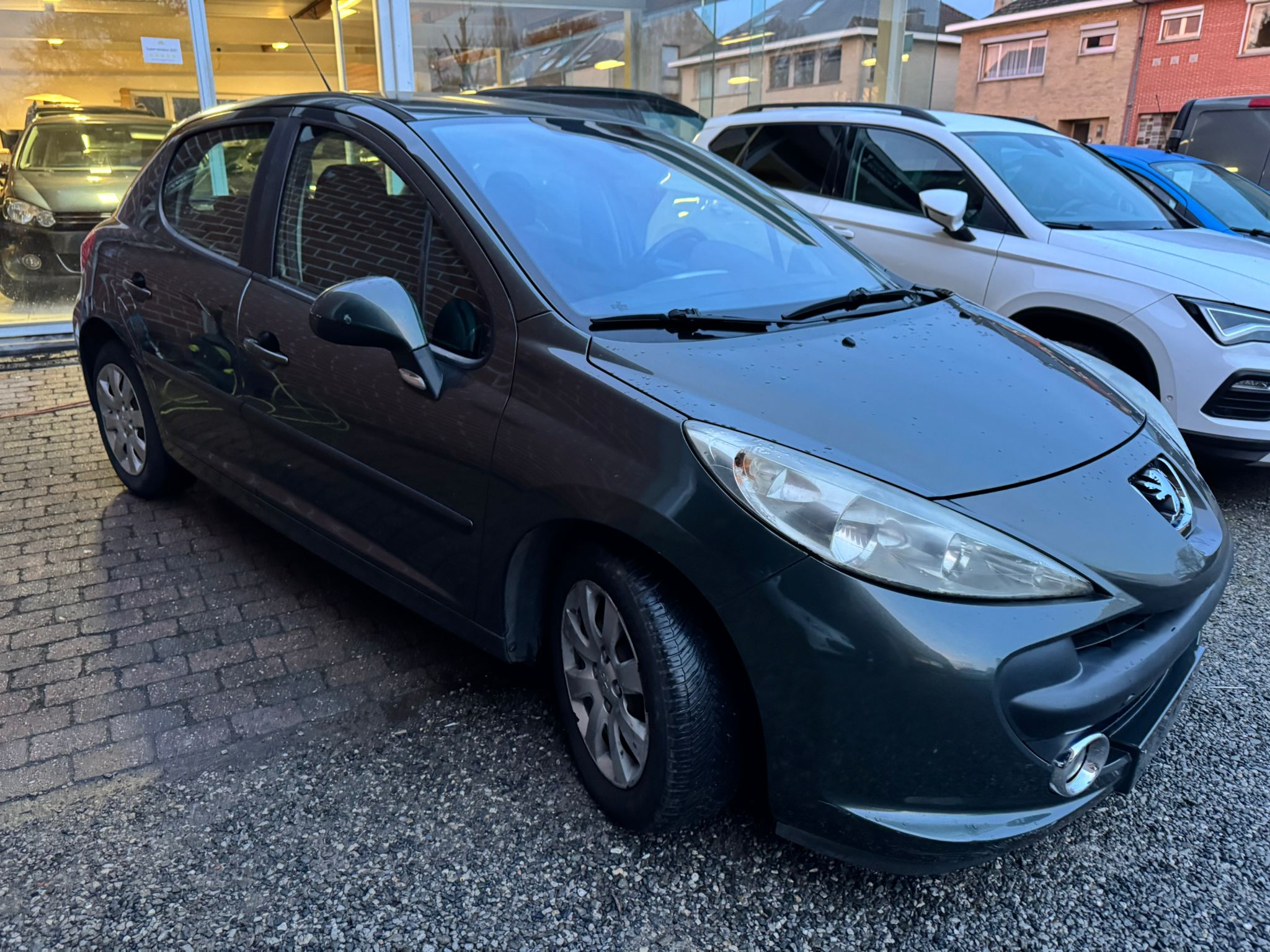 Peugeot 207 1,4 ESSENCE