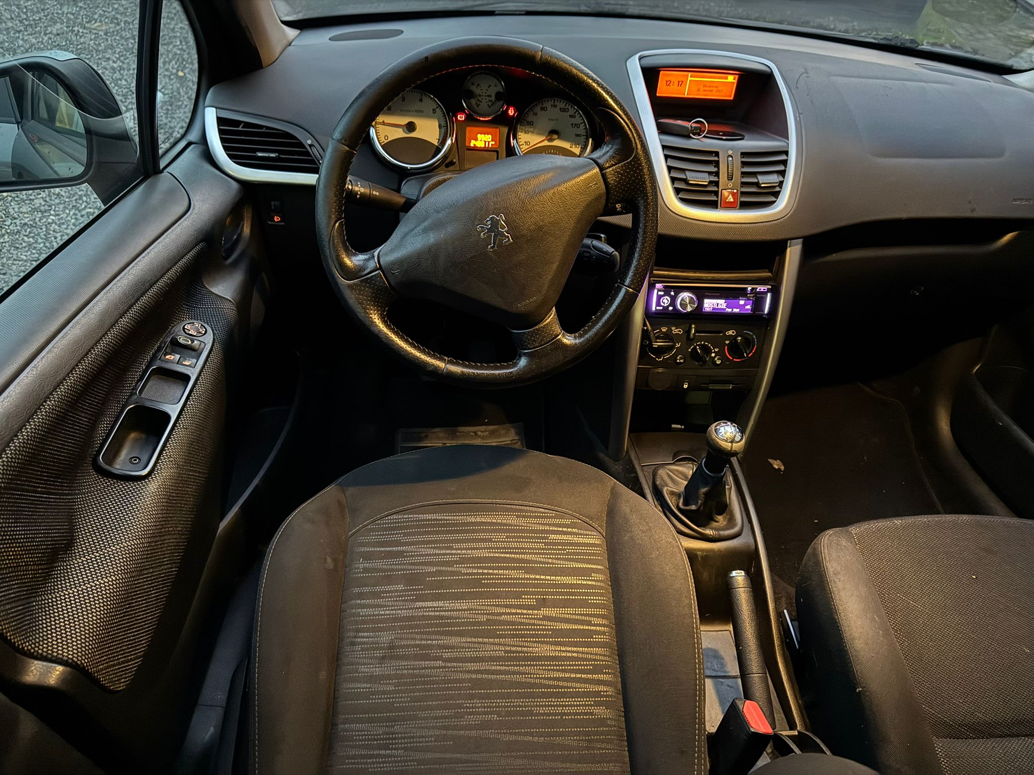 Peugeot 207 1,4 ESSENCE