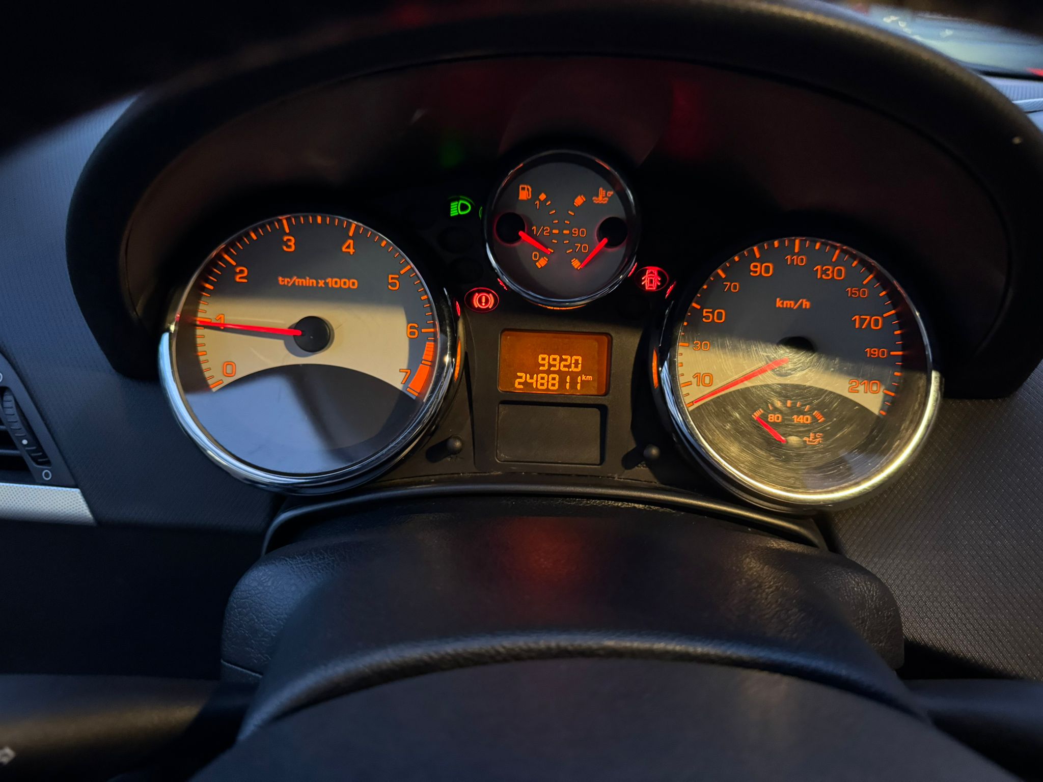 Peugeot 207 1,4 ESSENCE