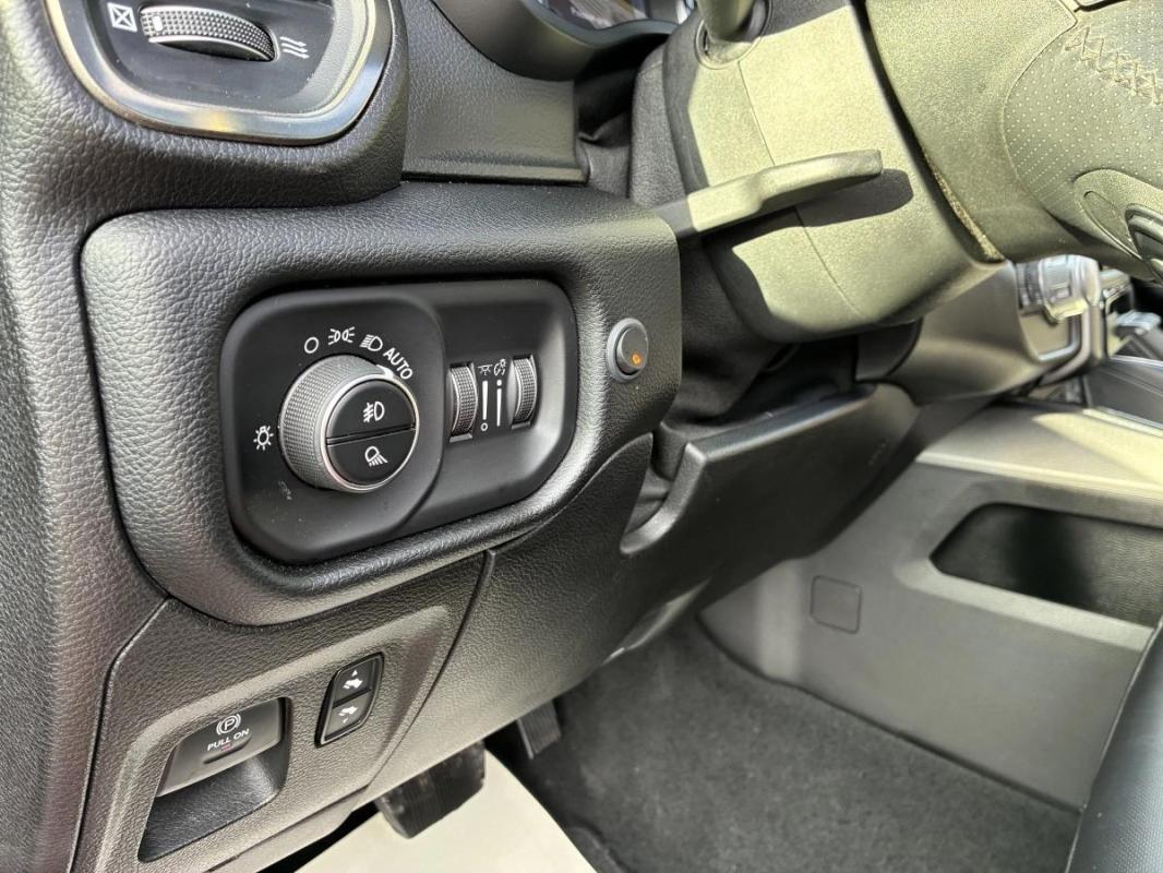 Dodge Ram 1500 5.7 V8 HEMI SPORT BVA / TOIT OUVRANT // VEHICULE FRANCAIS GARANTIE