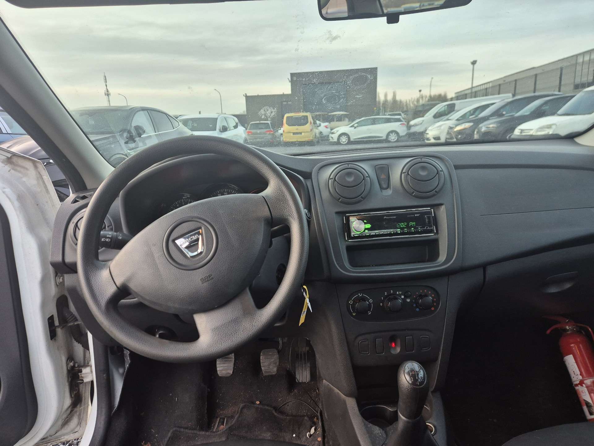 Dacia Logan 1.2i Ambiance//DEGATS CARROSSERIE//MARCHAND/EXPORT
