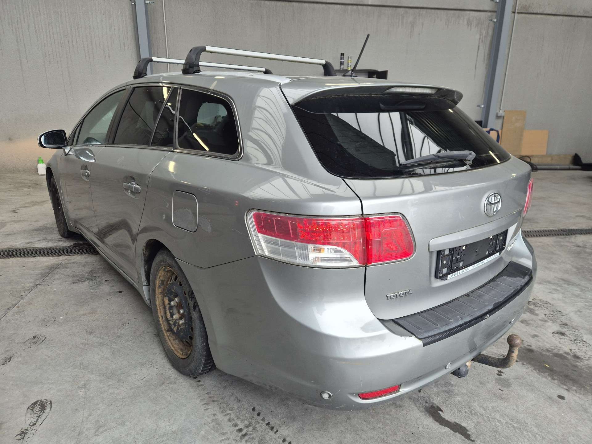 Toyota Avensis 2.0 D-4D Sol //MARCHAND OU EXPORT//