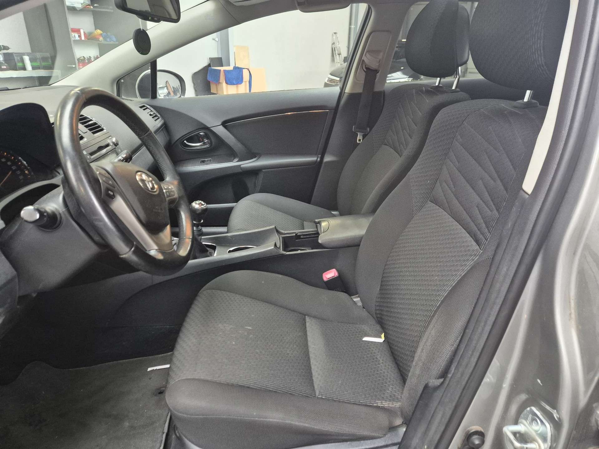 Toyota Avensis 2.0 D-4D Sol //MARCHAND OU EXPORT//
