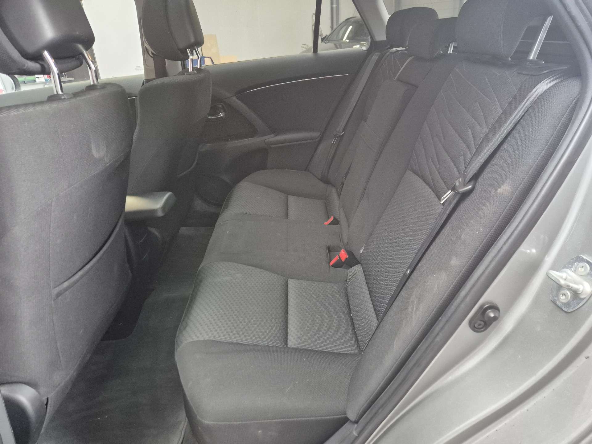 Toyota Avensis 2.0 D-4D Sol //MARCHAND OU EXPORT//