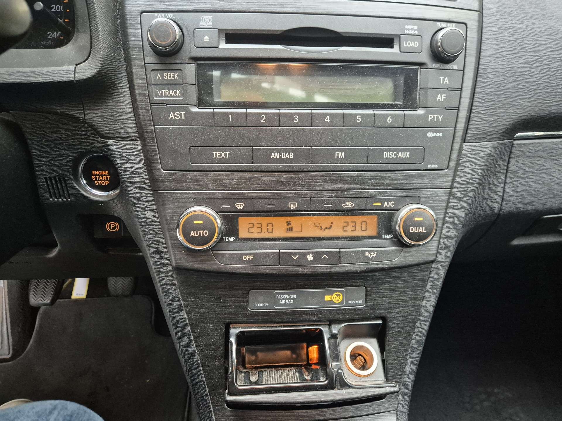 Toyota Avensis 2.0 D-4D Sol //MARCHAND OU EXPORT//
