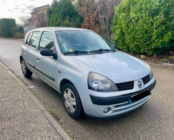 Renault Clio II (2) 1.2 16S AUTHENTIQUE 5P