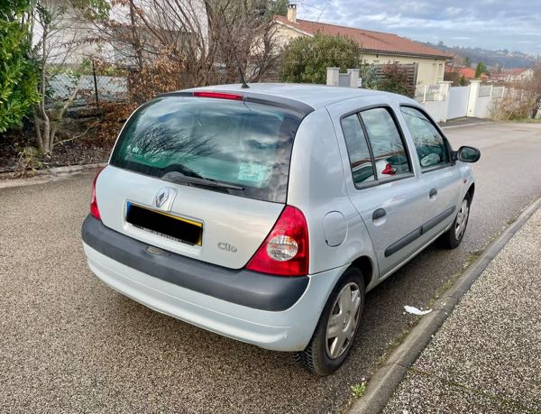 Renault Clio II (2) 1.2 16S AUTHENTIQUE 5P