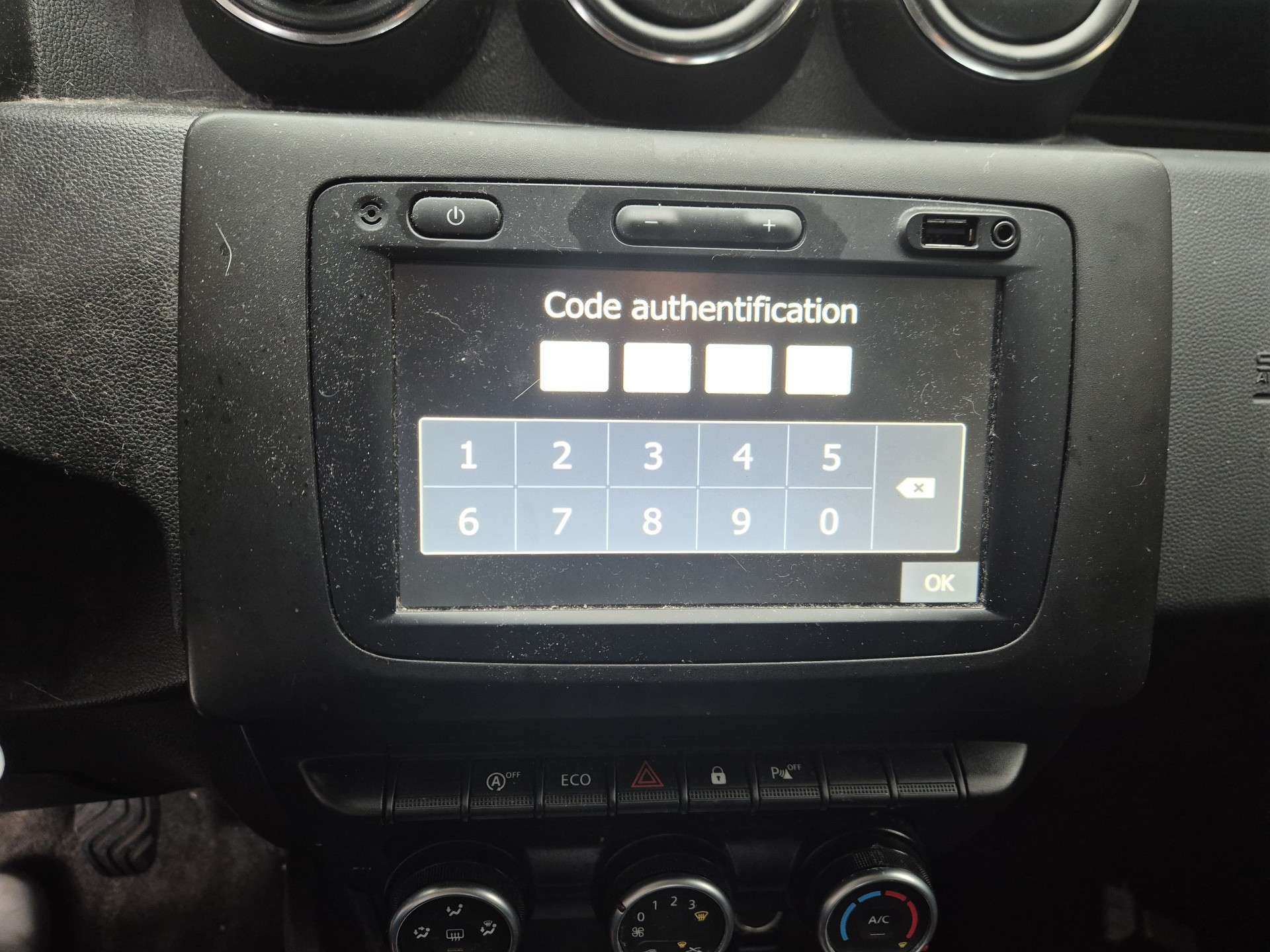 Dacia Duster 1.0 TCe Access GPF // MARCHAND OU EXPORT