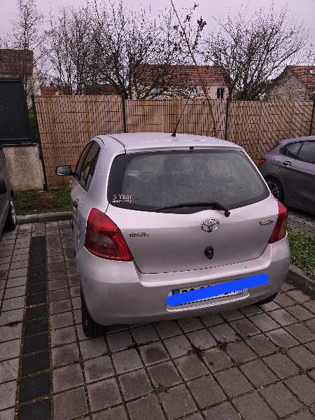 Toyota Yaris Yaris ii 1.4 - 90 d-4d