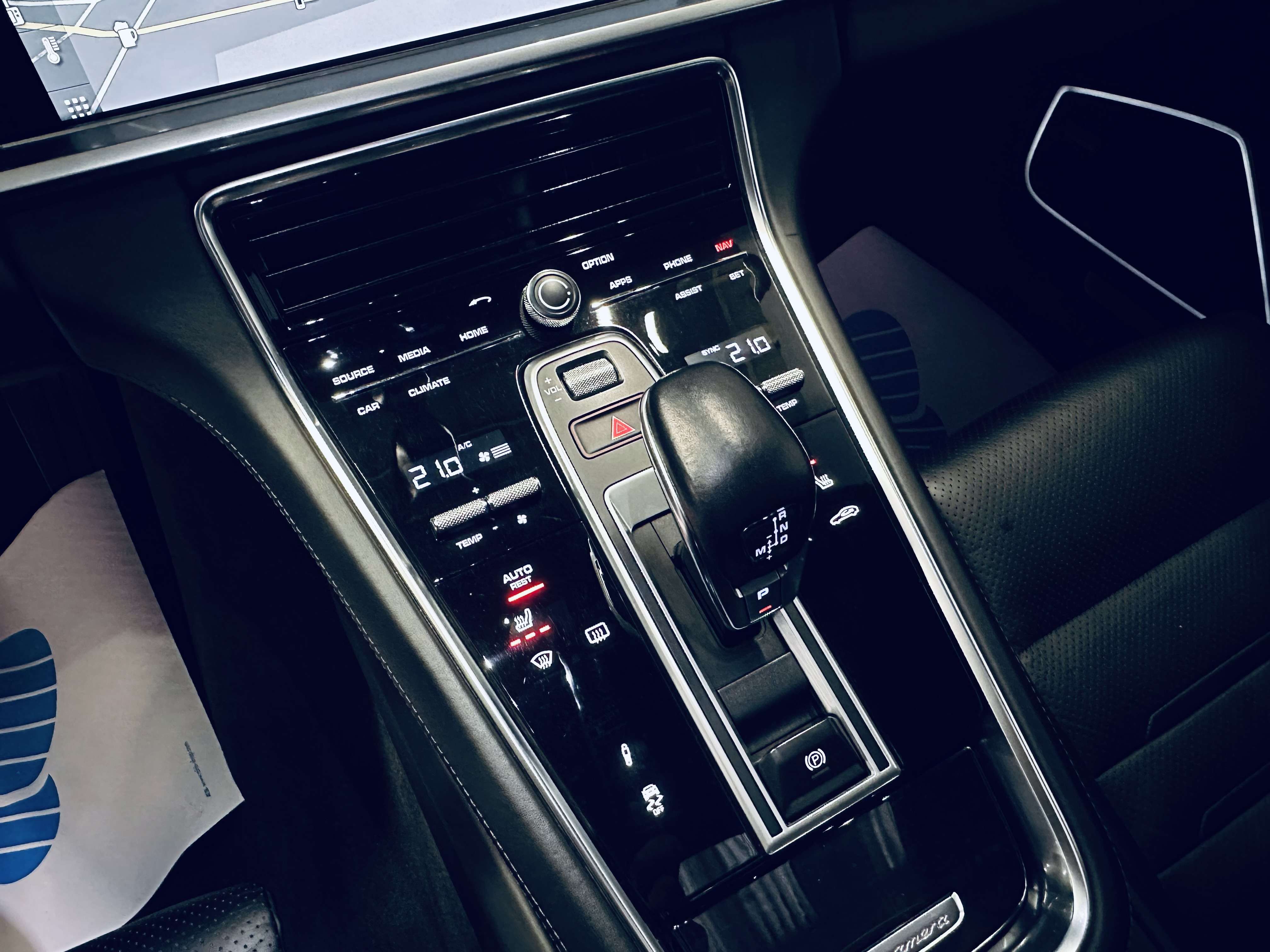 Porsche Panamera SPORT 3.0 V6 BOITE AUTO CAMERA TOIT PANO OUVR PDC