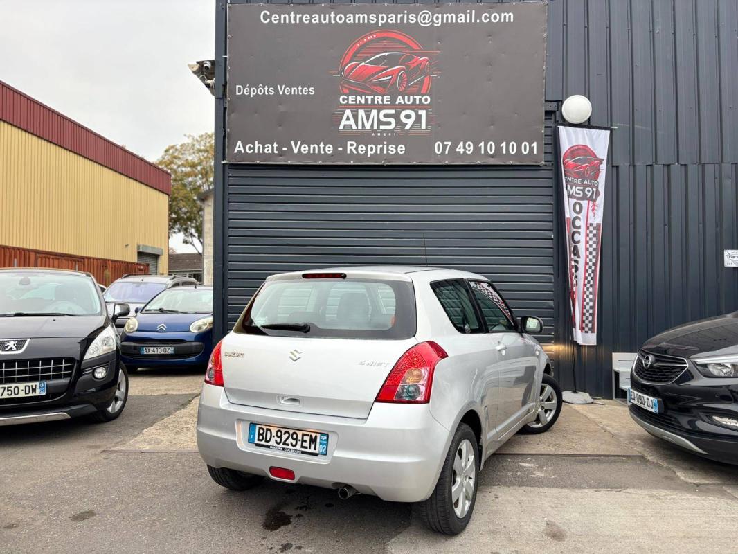 Suzuki Swift II 1.3 DDiS 75ch in the city 3p