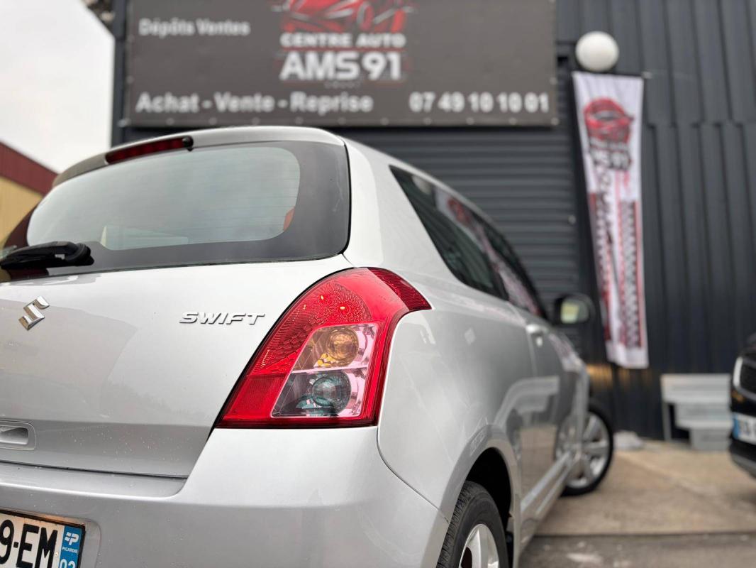 Suzuki Swift II 1.3 DDiS 75ch in the city 3p