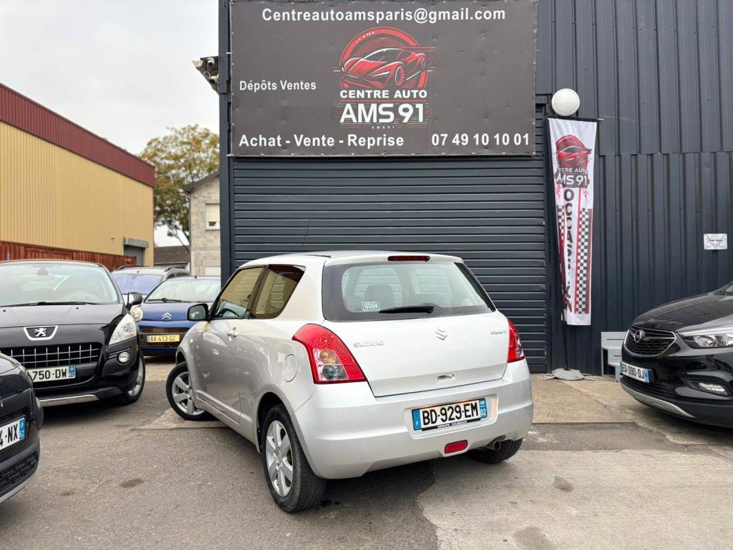 Suzuki Swift II 1.3 DDiS 75ch in the city 3p
