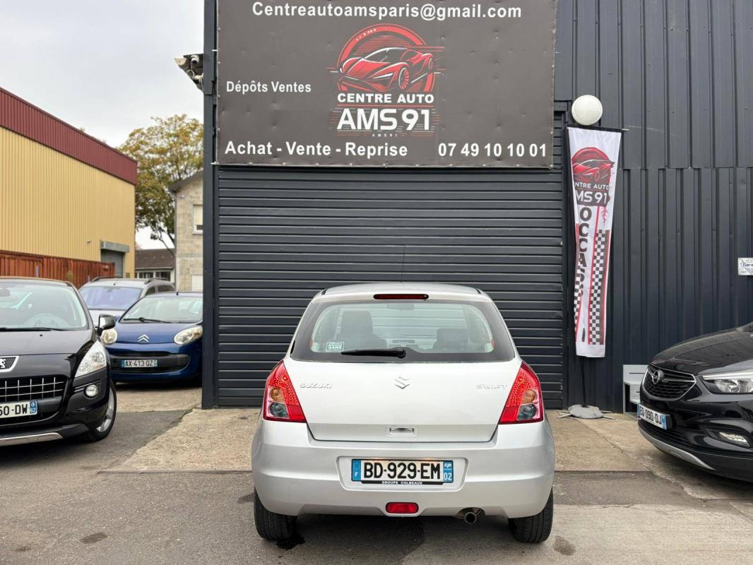 Suzuki Swift II 1.3 DDiS 75ch in the city 3p