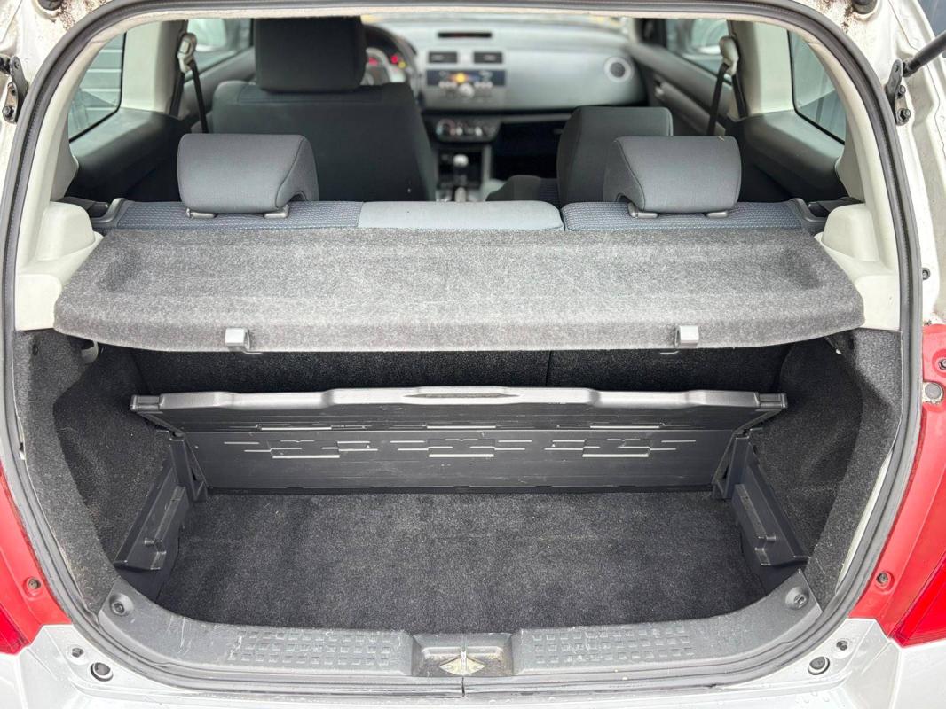 Suzuki Swift II 1.3 DDiS 75ch in the city 3p
