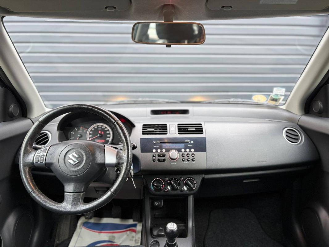 Suzuki Swift II 1.3 DDiS 75ch in the city 3p